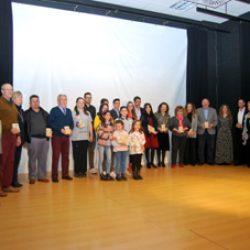 El pueblo de Villamayor llenó el salón de actos del Antonio Gamoneda en la gala de la tercera edición de los premios Portalvillamayor