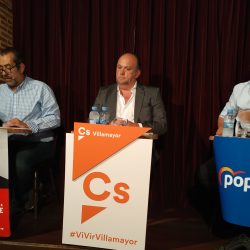 Gran afluencia de público en el debate para las municipales de Villamayor