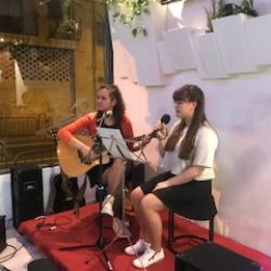 Portalvillamayor apuesta por la juventud asistiendo al «PRIMER MICRO ABIERTO» organizado por la Asociación Ítaca.